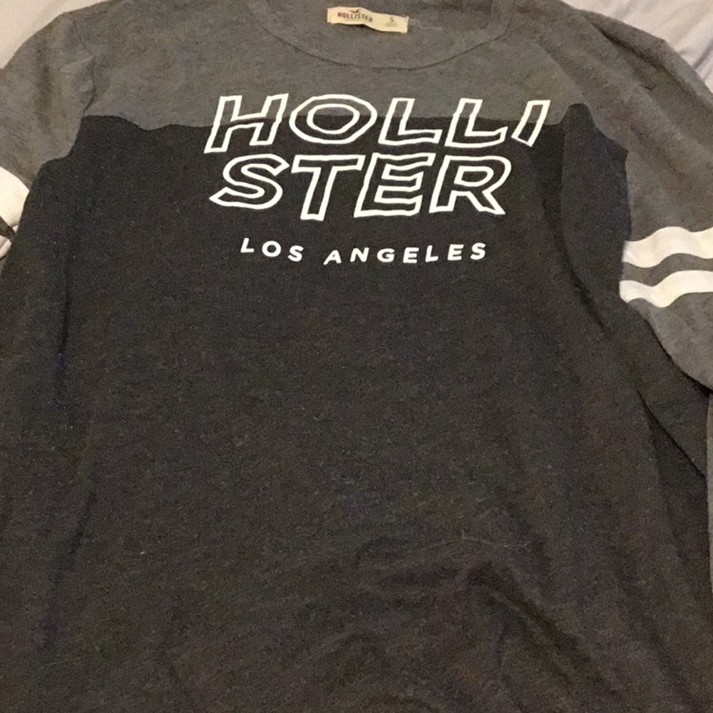 Hollister thin gray long sleeve with stripes and white